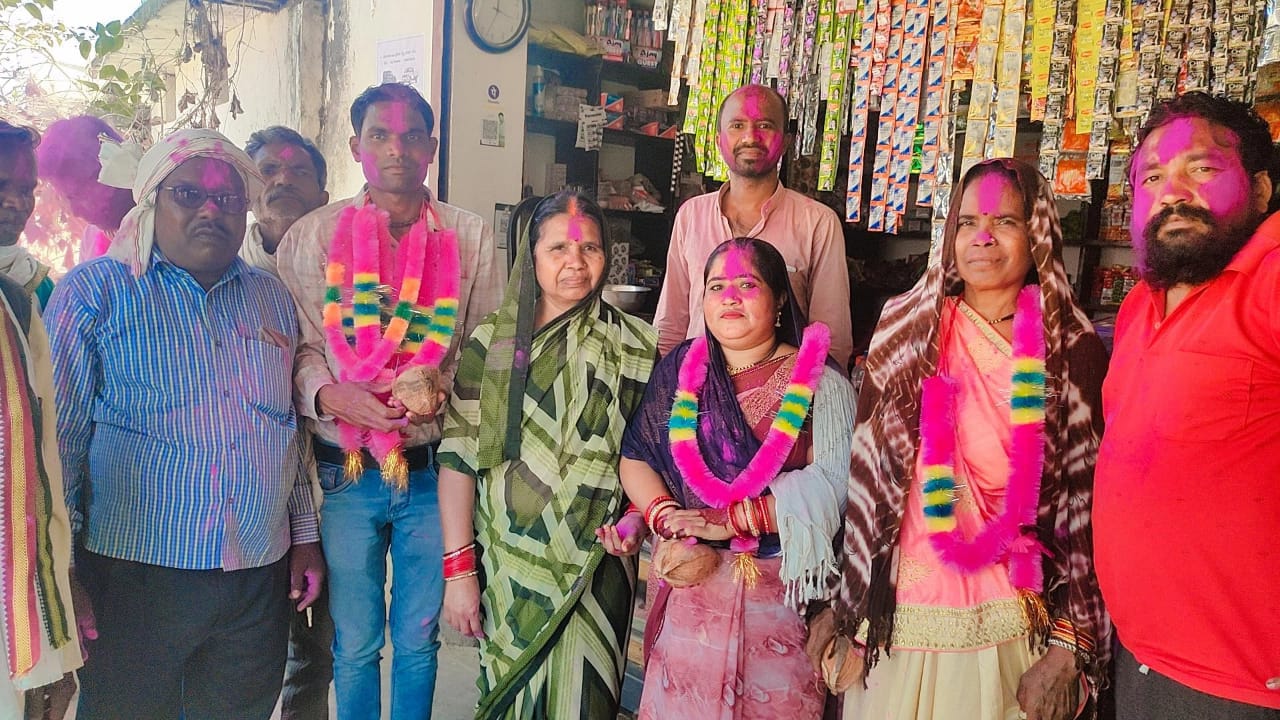 नव निर्वाचित सरपंच ने आभार रैली निकाल कर मतदाताओं का किया धन्यवाद ज्ञापित 