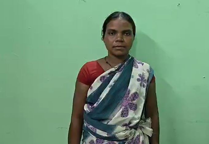 झाड़-फूंक के बहाने 1 माह के मासूम को लेकर फरार हुई महिला गिरफ्तार, जशपुर पुलिस ने बच्चे को सकुशल बरामद किया