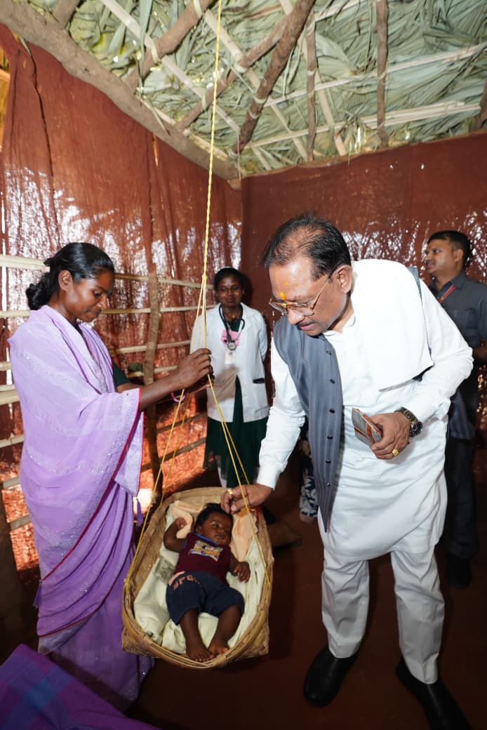 मुख्यमंत्री विष्णुदेव साय ने बीपी जांच कराके किया मुख्यमंत्री स्वस्थ बस्तर अभियान का शुभारंभ
