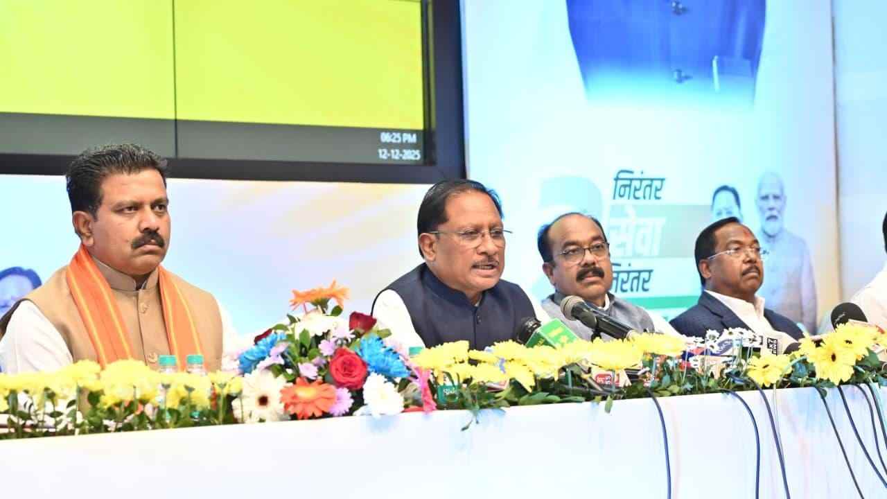 पाप कांग्रेस का धो हम रहे, हार से बौखला गई है कांग्रेस : CM