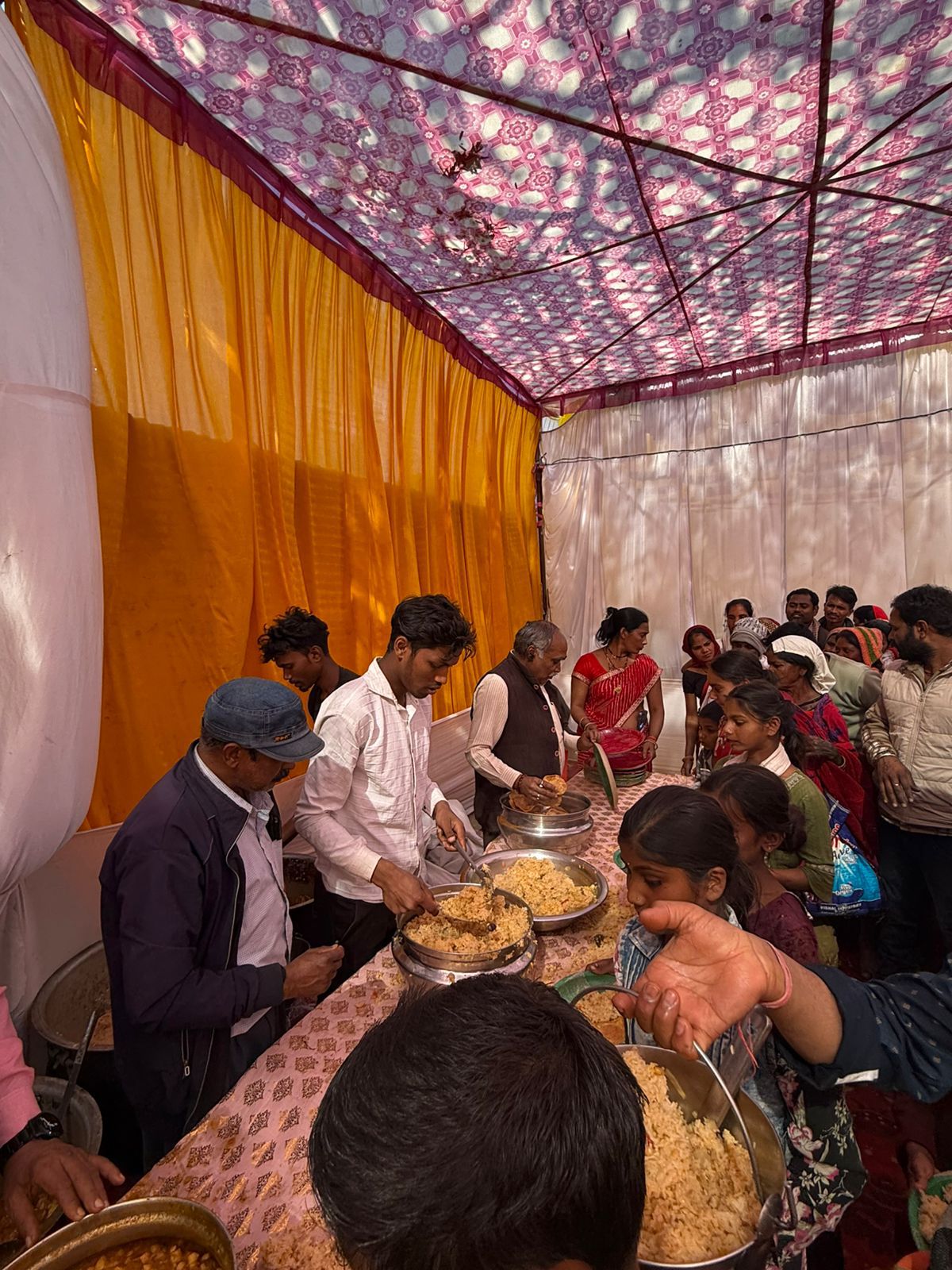 एक दिन बाद 15 जनवरी को  मनाई गई मकर संक्रांति,नदी जलसरोवरो में लगाया आस्था की डुबकी 