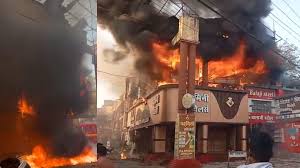 कोरबा के एसएस प्लाजा में लगी भीषण आग, कई दुकानें चपेट में आई