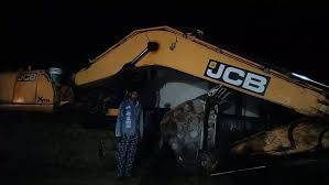 महासमुंद : अवैध रेत उत्खनन पर कड़ी कार्रवाई, एक चैन माउंटेन वाहन जब्त