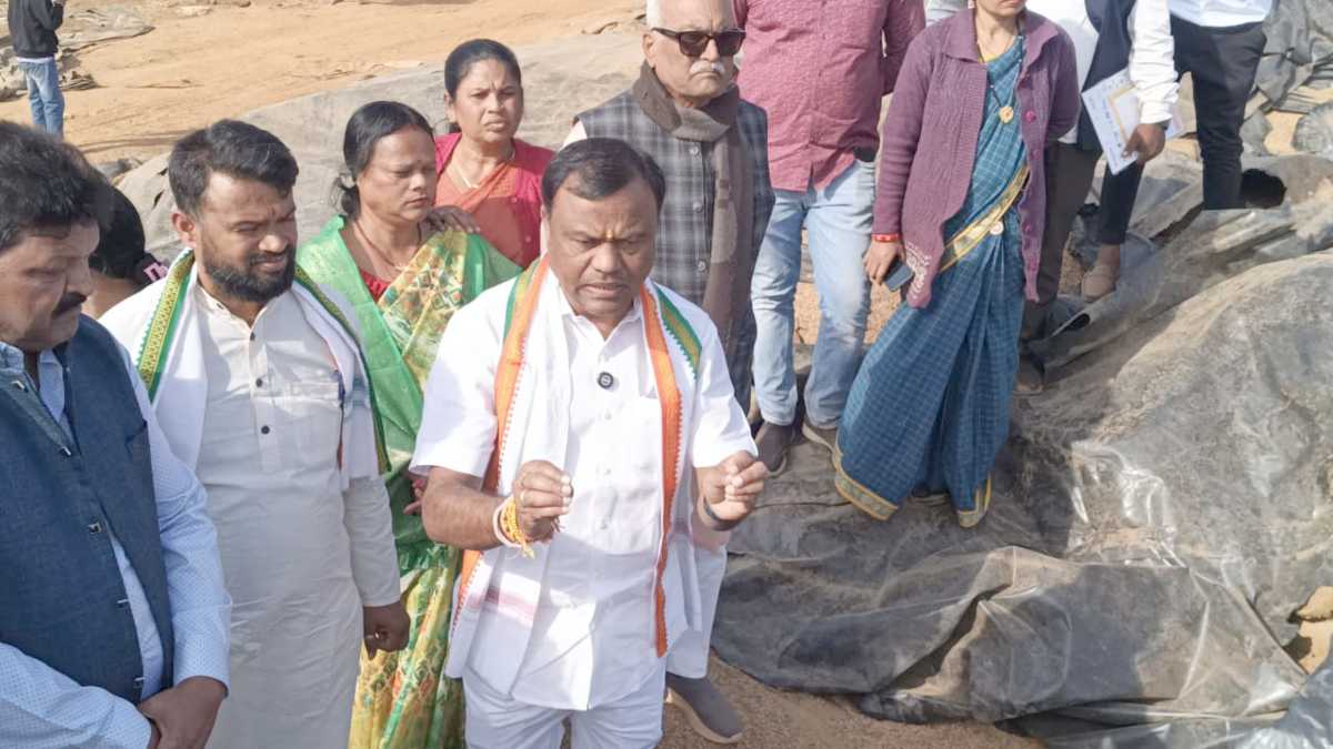  प्रदेश कांग्रेस अध्यक्ष दीपक बैज का बड़ा आरोप,संग्रहण केंद्र में सड़ा करोड़ों का धान