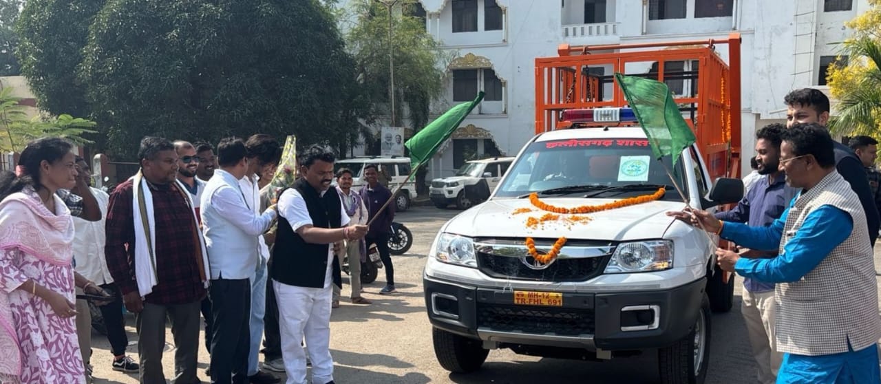 जिले में पशु एम्बुलेंस सेवा का शुभारंभ, दुर्घटना ग्रस्त एवं बीमार पशुओं को मिलेगी समय पर सहायता