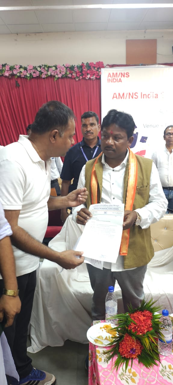 नगरपालिका उपाध्यक्ष ने मांग पत्र देकर सांसद महेश कश्यप से माँगा किरंदुल के लिए बस स्टैंड और ट्रांसपोर्ट नगर