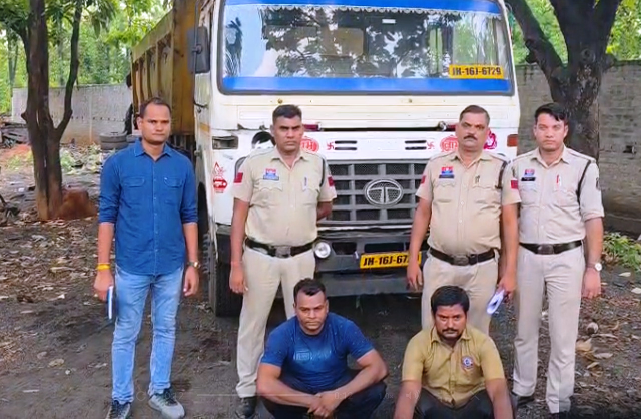 रायगढ़ में 13 लाख का अवैध आयरन लदा ट्रेलर जब्त, ऑपरेशन प्रहार में बड़ी सफलता