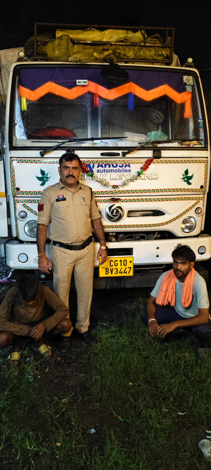 कोतरारोड़ पुलिस की बड़ी कार्यवाही: 20 टन अवैध स्क्रैप के साथ दो आरोपी गिरफ्तार, माजदा वाहन भी जब्त