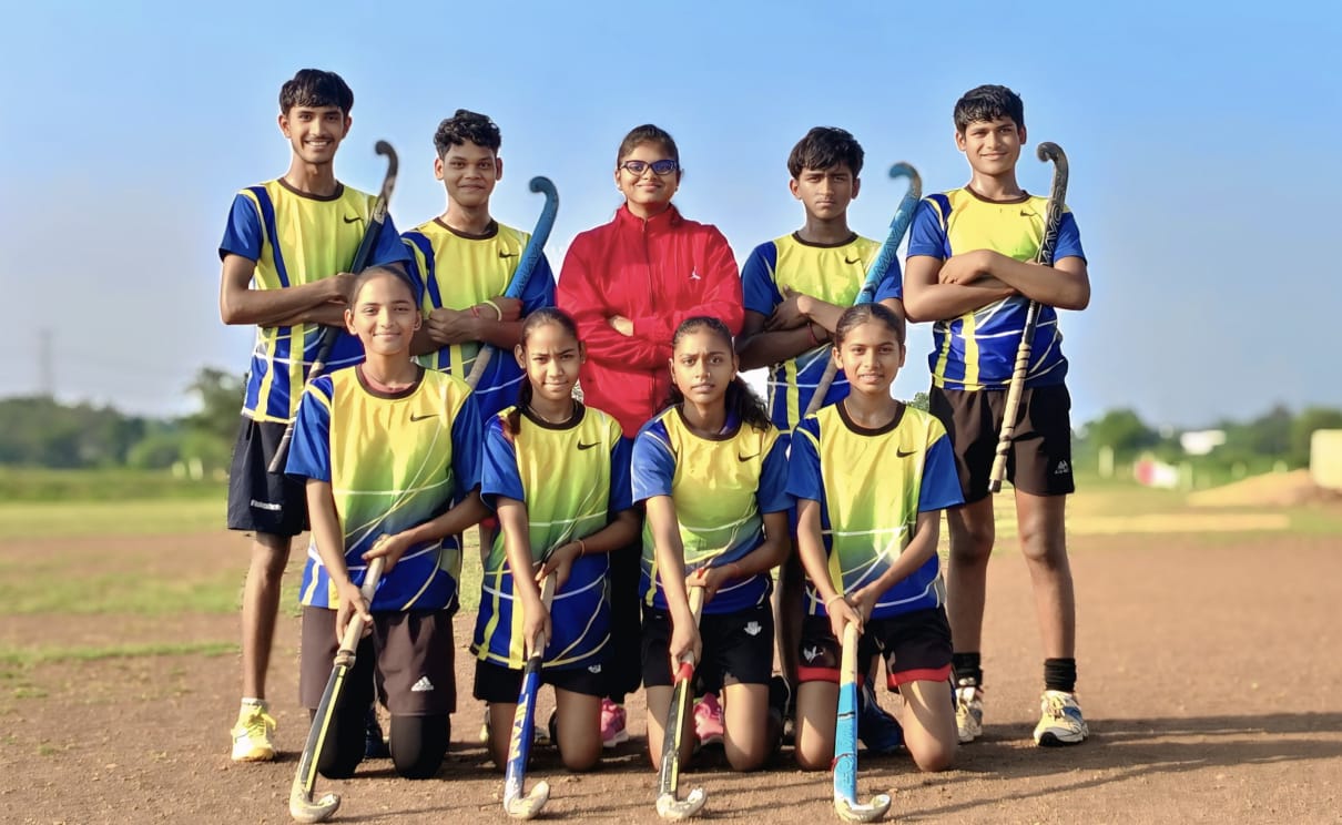 बारगांव के 08 प्रतिभावान खिलाड़ियों का हुआ राज्य स्तरीय शालेय क्रीड़ा हॉकी प्रतियोगिता में चयन
