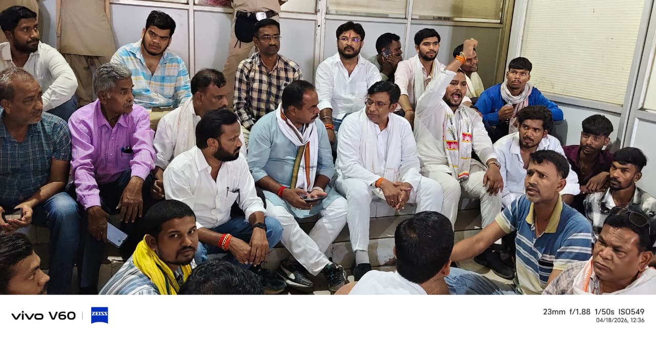 जलसंकट को लेकर कांग्रेसजनों ने जोन क्र- 9 का किया घेराव