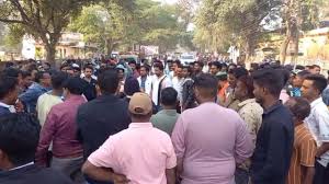 सीतापुर में बवाल: देर रात असामाजिक तत्वों द्वारा की गई मारपीट और गुंडागर्दी,आक्रोशित शहरवासियों ने बुलाया बंद