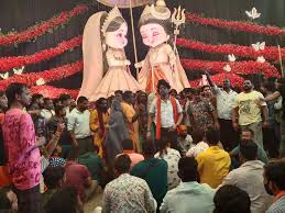 रायपुर के लाखे नगर गणेश पंडाल में आइटम सांग और AI प्रतिमा विवाद,बजरंग दल, शिवसेना और विहिप कार्यकर्ताओं ने किया हंगामा