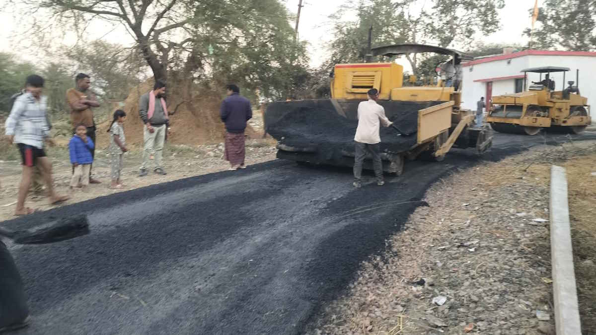 67 लाख की सड़क पर सवाल उठते ही हरकत में आया विभाग