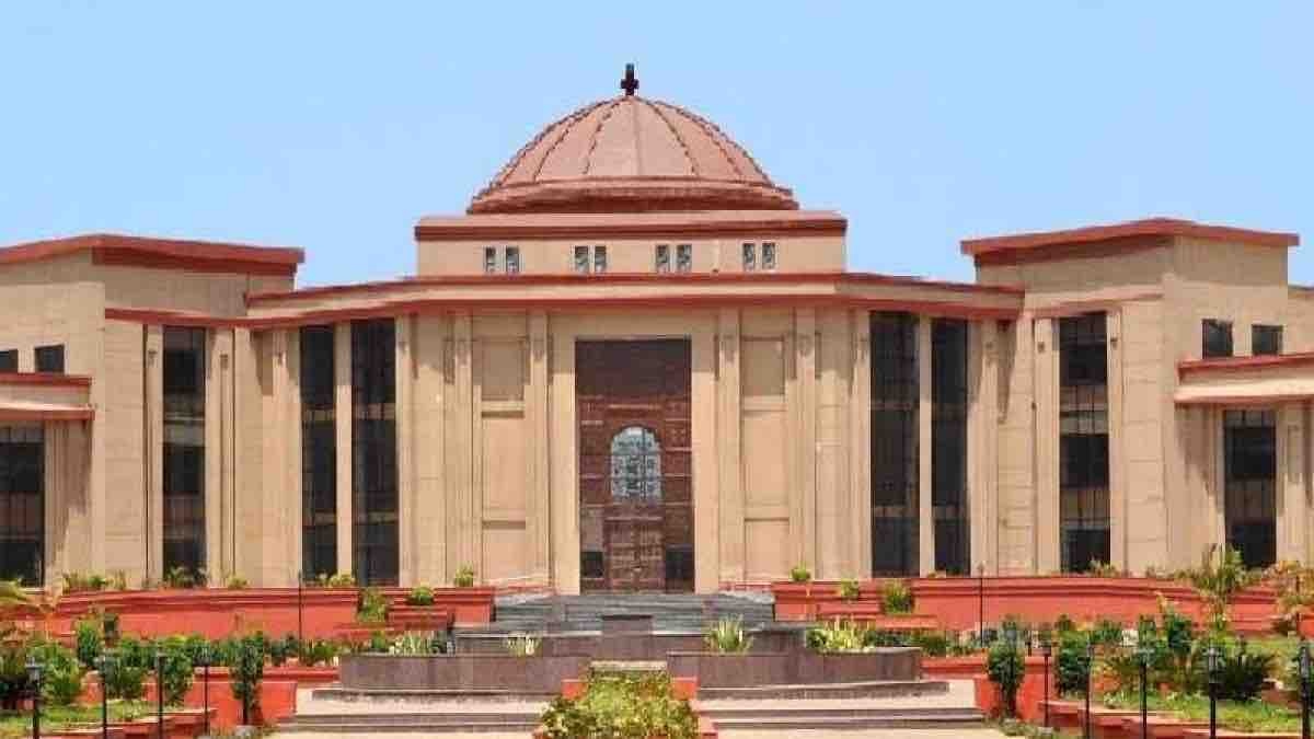 छत्तीसगढ़ हाईकोर्ट ने गर्मी अवकाश को लेकर जारी किया नोटिफिकेशन,इतने दिन रहेगी छुट्टी