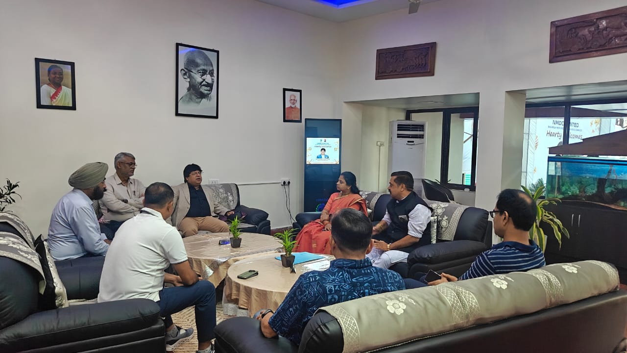 किरंदुल के विकास को लेकर एनएमडीसी सीएमडी से नगर पालिका प्रतिनिधियों की अहम बैठक, सड़क व बाईपास निर्माण पर जोर