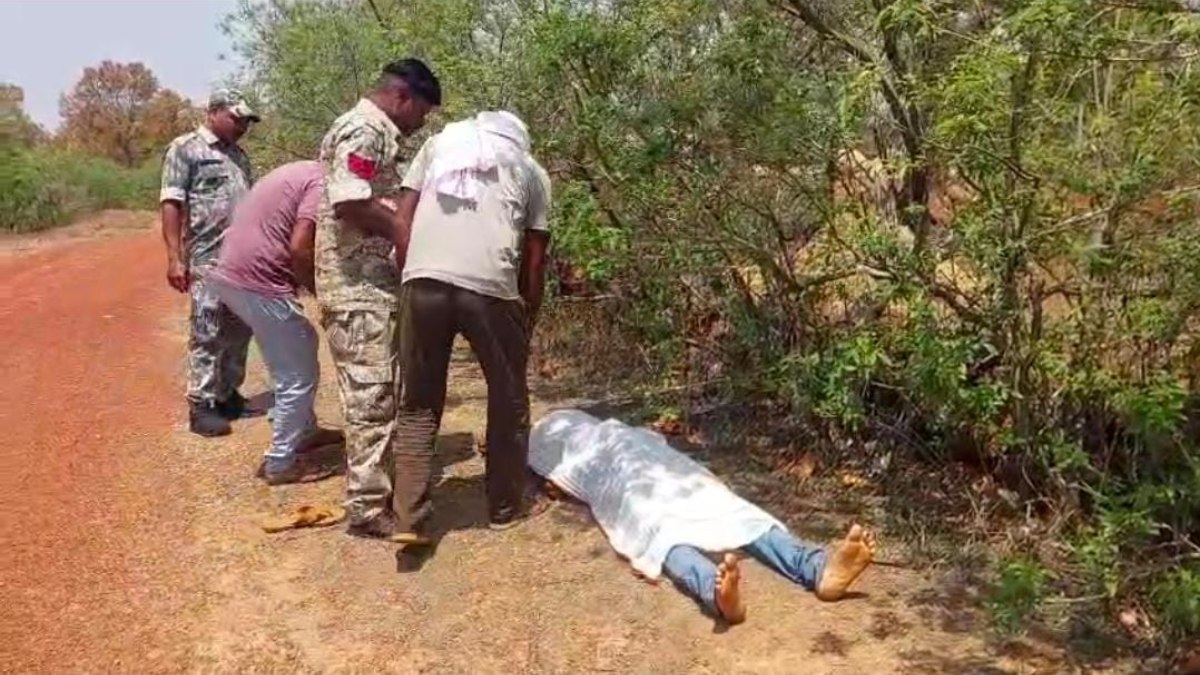  दर्दनाक सड़क हादसा  :  दो बाइकों के बीच आमने-सामने भिड़त,युवक की मौत, 3 गंभीर रूप से घायल