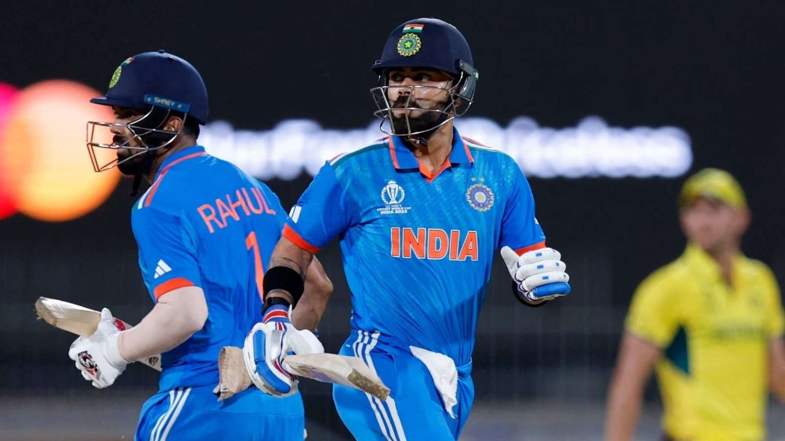 भारत की बैटिंग समाप्त, विराट और केएल राहुल के अर्धशतक की बदौलत ऑस्ट्रेलिया को दिया 241 रन का लक्ष्य