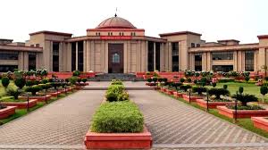 रेत माफिया ने पुलिस आरक्षक को कुचला, हाईकोर्ट ने लिया स्वतः संज्ञान, खनिज और वन विभाग को नोटिस