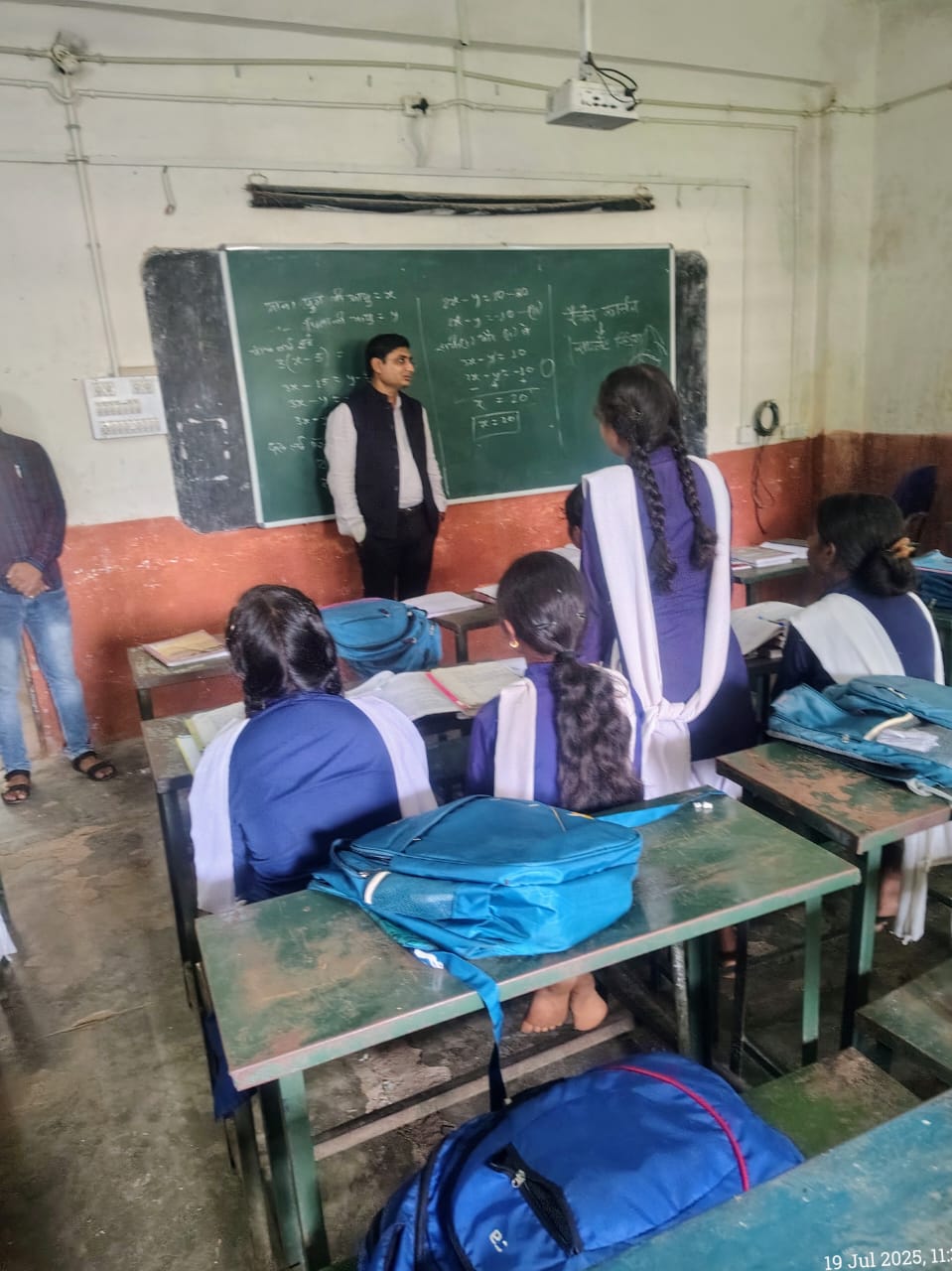 एसडीएम ने किया माध्यमिक स्कूल एवं हायर सेकेंड्री स्कूल का औचक निरीक्षण