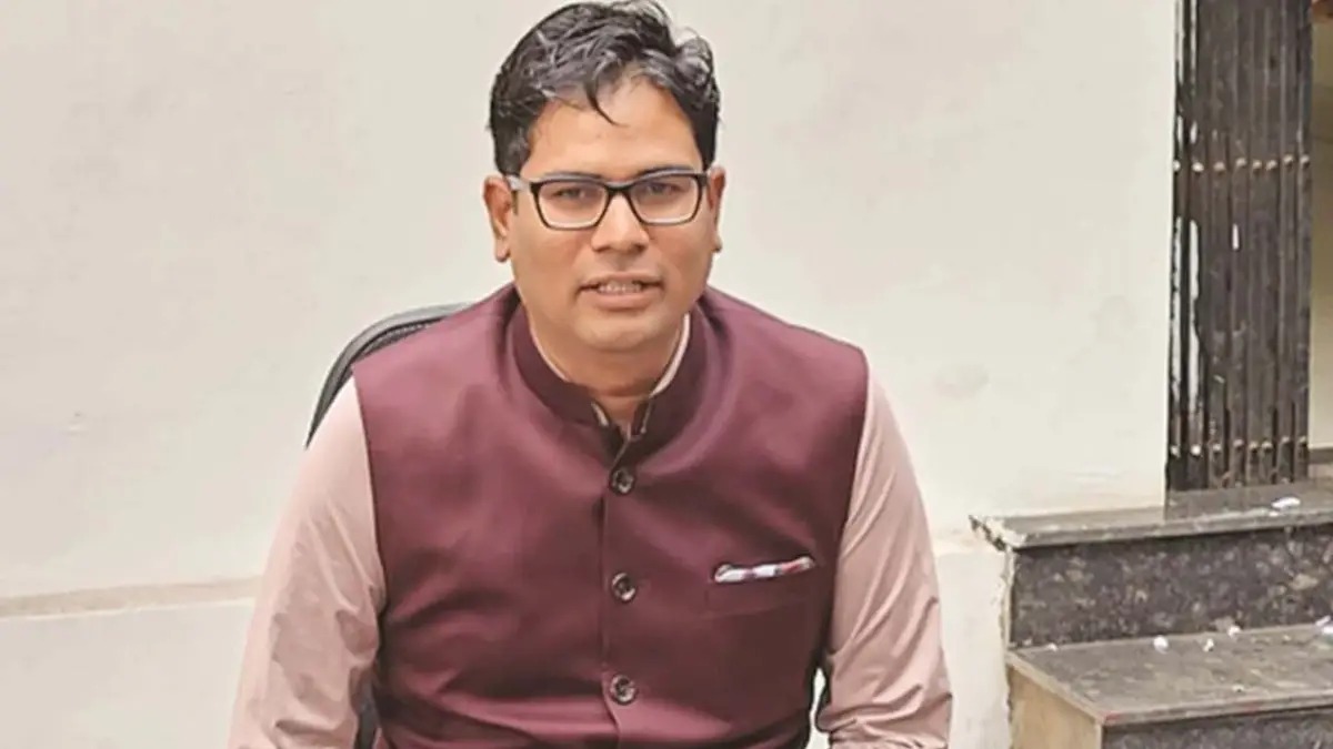  प्रधानमंत्री की अपील पर एक्शन: ओ.पी. चौधरी ने पायलट और फॉलो गाड़ी से बनाई दूरी
