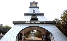 राजधानी रायपुर के रविशंकर विश्वविद्यालय में एसीबी की रेड,रिश्वत लेते क्लर्क गिरफ्तार