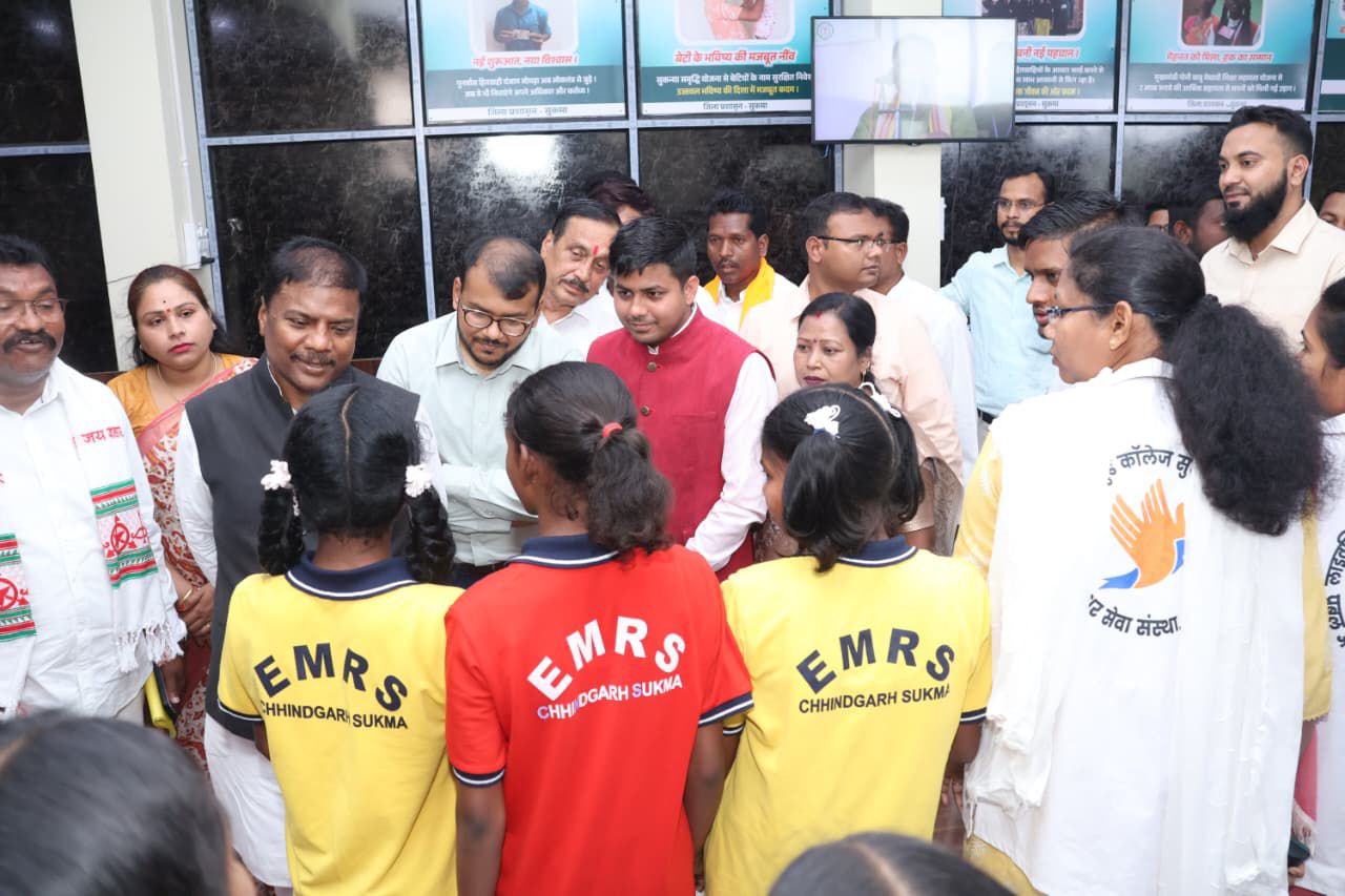 सुकमा जिले में विकास की नई उड़ान:वन मंत्री केदार कश्यप के हाथों सिंगल विंडो रूम और केंद्रीकृत निगरानी केंद्र का हुआ भव्य लोकार्पण