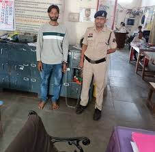  पुलिस ने नाबालिग बालिका को भगाकर ले जाने वाले आरोपी को गिरफ्तार कर जेल भेजा