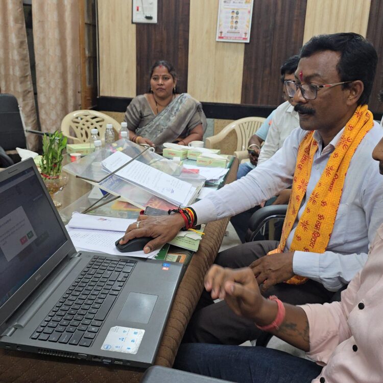 महापौर एवं सभापति ने भरा जनगणना ऑनलाइन स्व-गणना फॉर्म