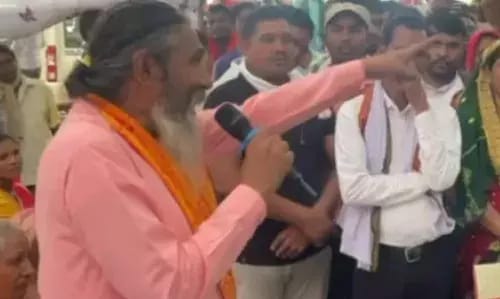 जल जीवन मिशन में लापरवाही, बीजेपी नेता नें पीएचई इंजीनियर को लगाई जमकर फटकार 