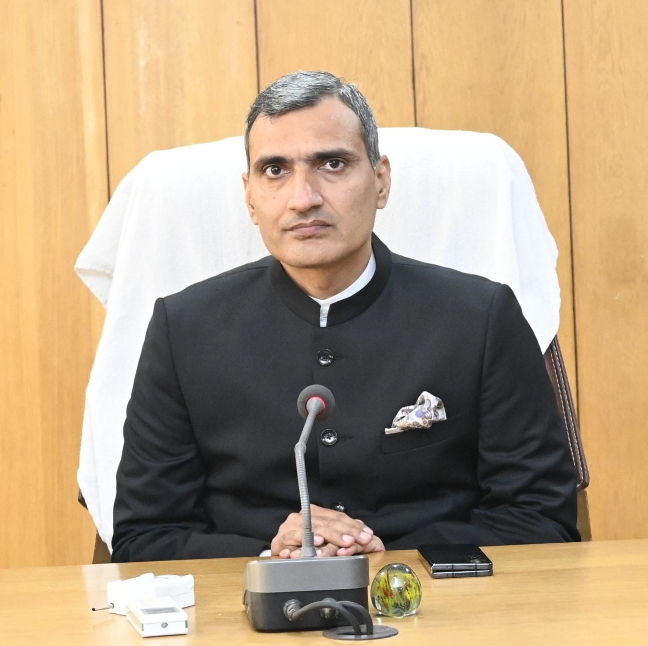 सुशासन तिहार 2025 के सफल आयोजन हेतु जिले मे अधिकारियों-कर्मचारियों की छुट्टियां निरस्त