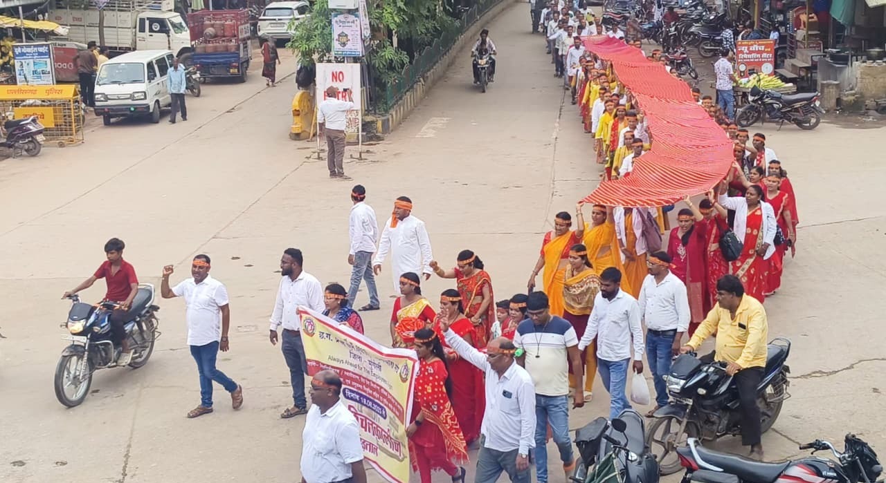 मां महामाया के दरबार में पहुंचे एनएचएम संविदा कर्मचारी, सरकार से मांगा न्याय