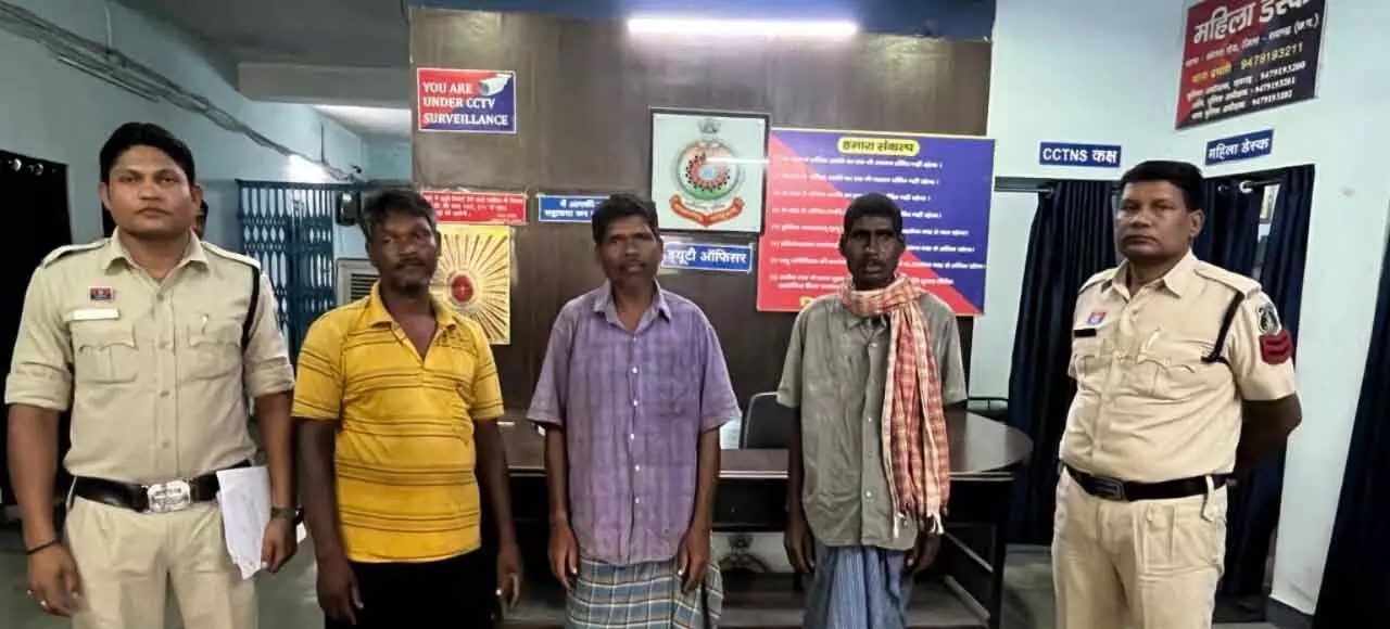 मवेशियों की क्रूरता से तस्करी करने वाले तीन तस्करों को पुलिस ने किया गिरफ्तार 