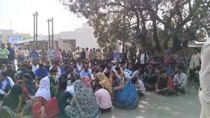  गाय के बछड़े पर धारदार चाकू से हमला,गौसेवकों और विभिन्न हिंदू संगठनों ने किया भाटापारा बंद का आह्वान 