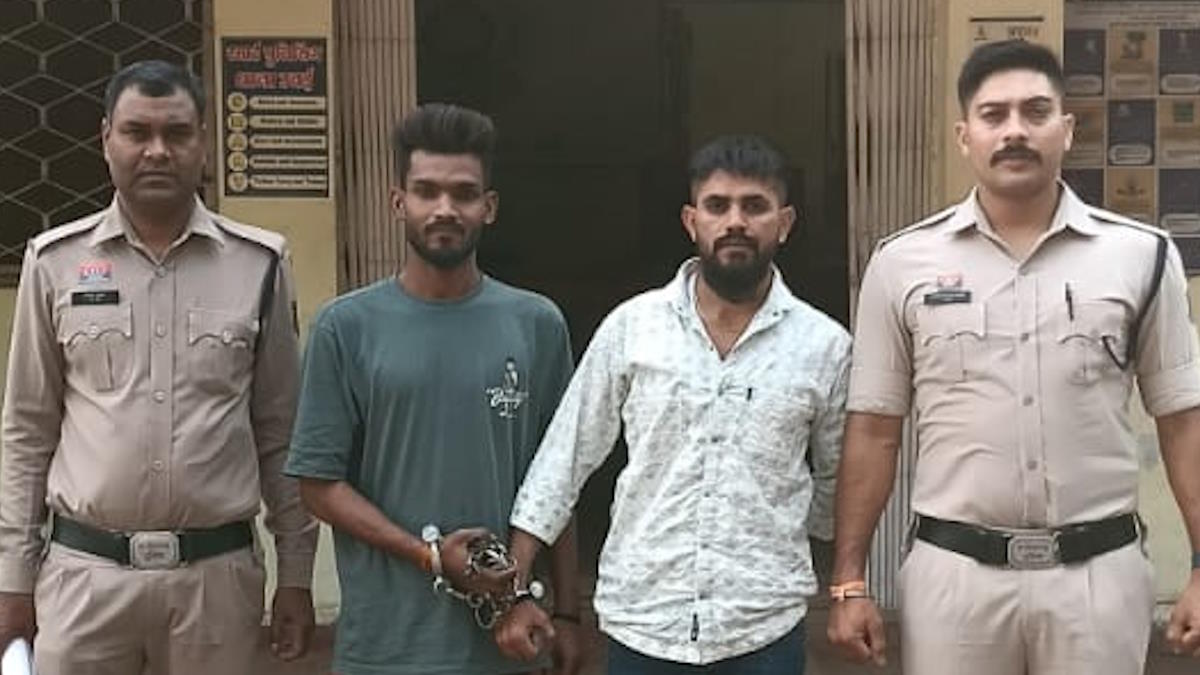 रील के चक्कर में जेल: दुर्ग में थाने को बना लिया शूटिंग सेट, 2 गिरफ्तार