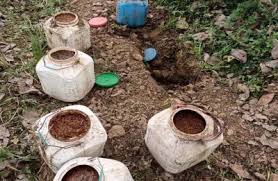  गरियाबंद में आबकारी टीम की बड़ी कार्रवाई, अवैध कच्ची महुआ शराब एवं महुआ लाहन जब्त