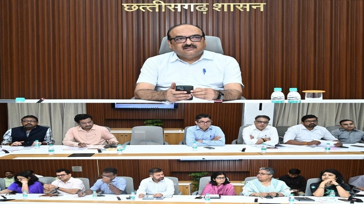 मुख्य सचिव विकासशील का बड़ा निर्देश: रिटायरमेंट से 2 साल पहले पूरी करें सभी प्रक्रियाएं, योजनाओं की मॉनिटरिंग में न हो लापरवाही