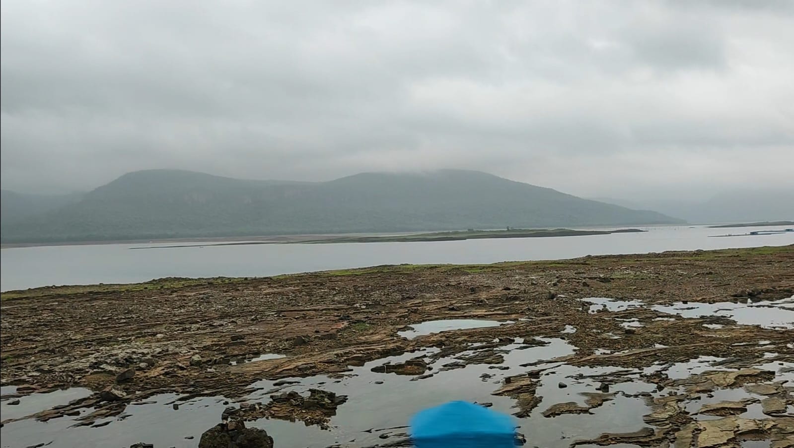 सुख चुके "सिकासार बांध" को अब मानसून की अच्छी बारिश का इंतजार
