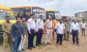 स्कूल खुलने के एक दिन पहले की स्कूल बसों की जांच, 89 स्कूल बसों के परमिट होंगे निरस्त