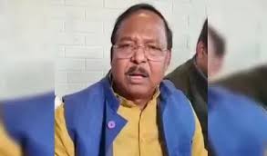  बीच सड़क में फंस गए मंत्रीजी,तेंदूपत्ता संग्राहकों ने रोक लिया मंत्री रामविचार नेताम का रास्ता..जानें आगे फिर क्या हुआ?