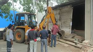 नगर निगम की कार्रवाई : नजूल जमीन पर अवैध निर्माण, चला बुलडोजर