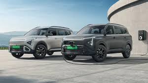 490KM रेंज के साथ लॉन्च Kia Carens Clavis EV, लग्जरी फीचर्स से लैस नया मॉडल