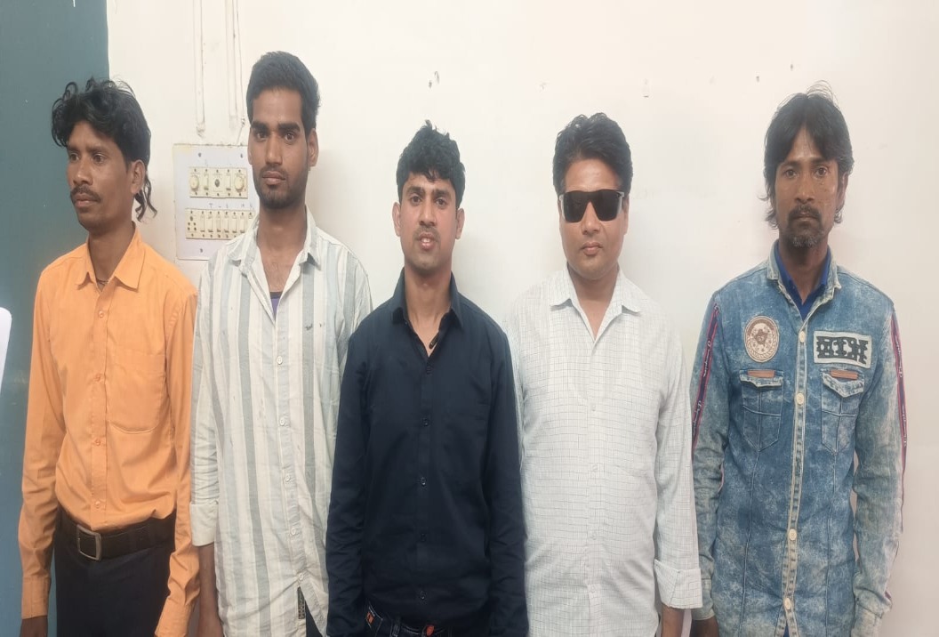 प्रार्थना सभा की आड़ में धर्मांतरण, पास्टर समेत 5 आरोपी गिरफ्तार