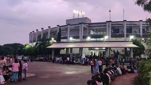 हिदायतुल्ला नेशनल लॉ यूनिवर्सिटी में वायरल फीवर का कहर,हर रोज 20-30 छात्र पहुंच रहे अस्पताल