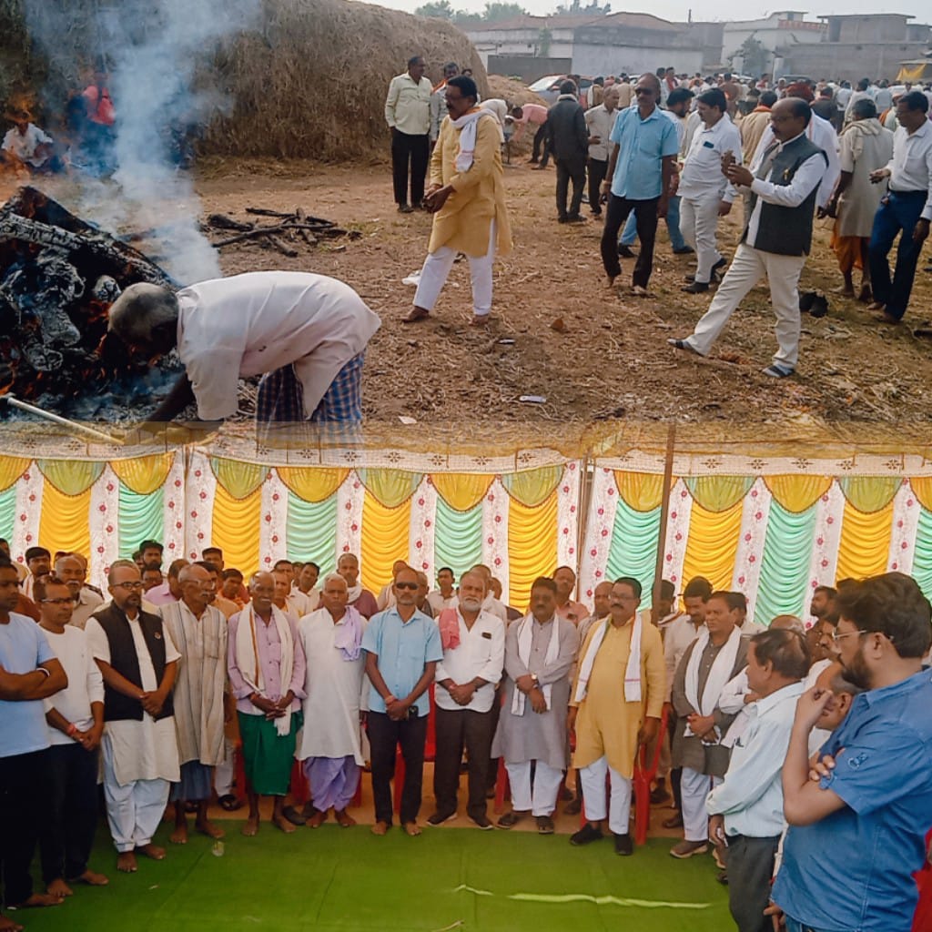 खुज्जी विधायक भोलाराम साहू लतमार जंघेल के अंतिम संस्कार कार्यक्रम मे शामिल हुए