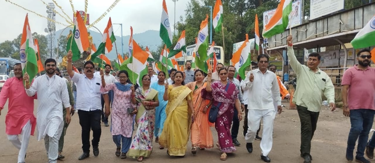 नगरपालिका किरन्दुल द्वारा निकाली गई हर घर तिरंगा यात्रा