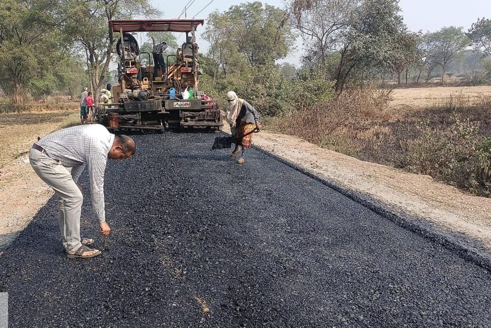 डीएमएफ से सजेगी सड़कें, दूरस्थ अंचलों में विकास की नई इबारत
