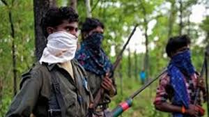 बौखलाए नक्सलियों ने मुखबिरी का आराेप लगाकर ग्रामीण कों उतारा मौत के घाट 