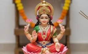 शुक्रवार को कैसे करें मां लक्ष्मी की पूजा,पढ़ें घर में कैसे आएगी बरकत
