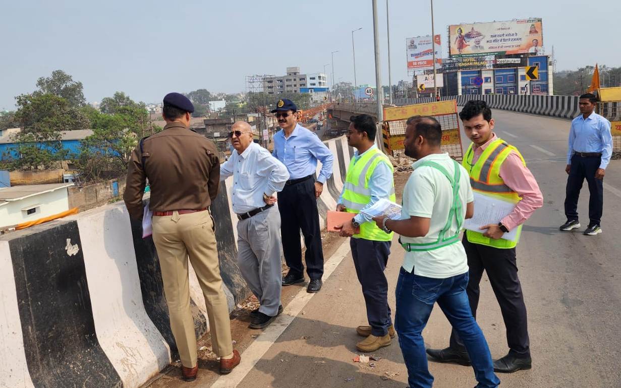न्यायमूर्ति मनोहर सप्रे ने किया सड़क सुरक्षा उपायों का अवलोकन