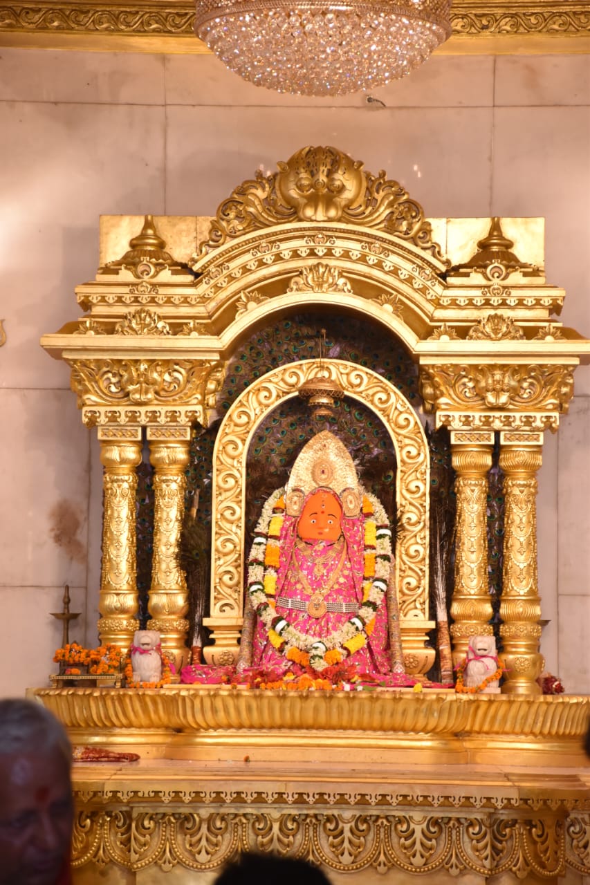 विधानसभा अध्यक्ष ने माँ बम्लेश्वरी मंदिर पहुंचकर प्रदेशवासियों की सुख-समृद्धि एवं खुशहाली की कामना की